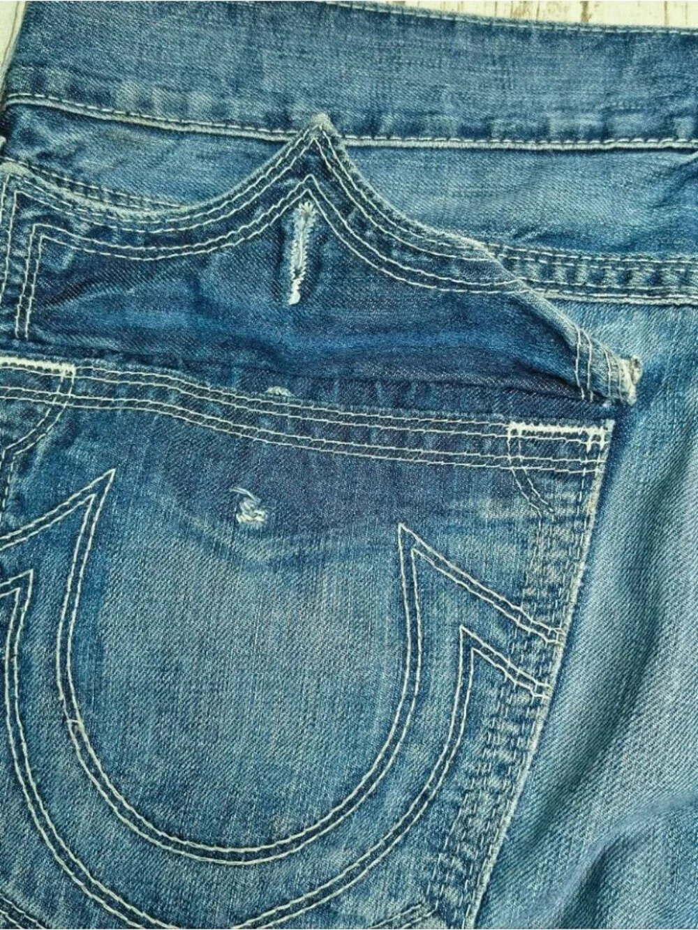 True Religion Men's Straight Leg Mid Wash Jeans Size 36